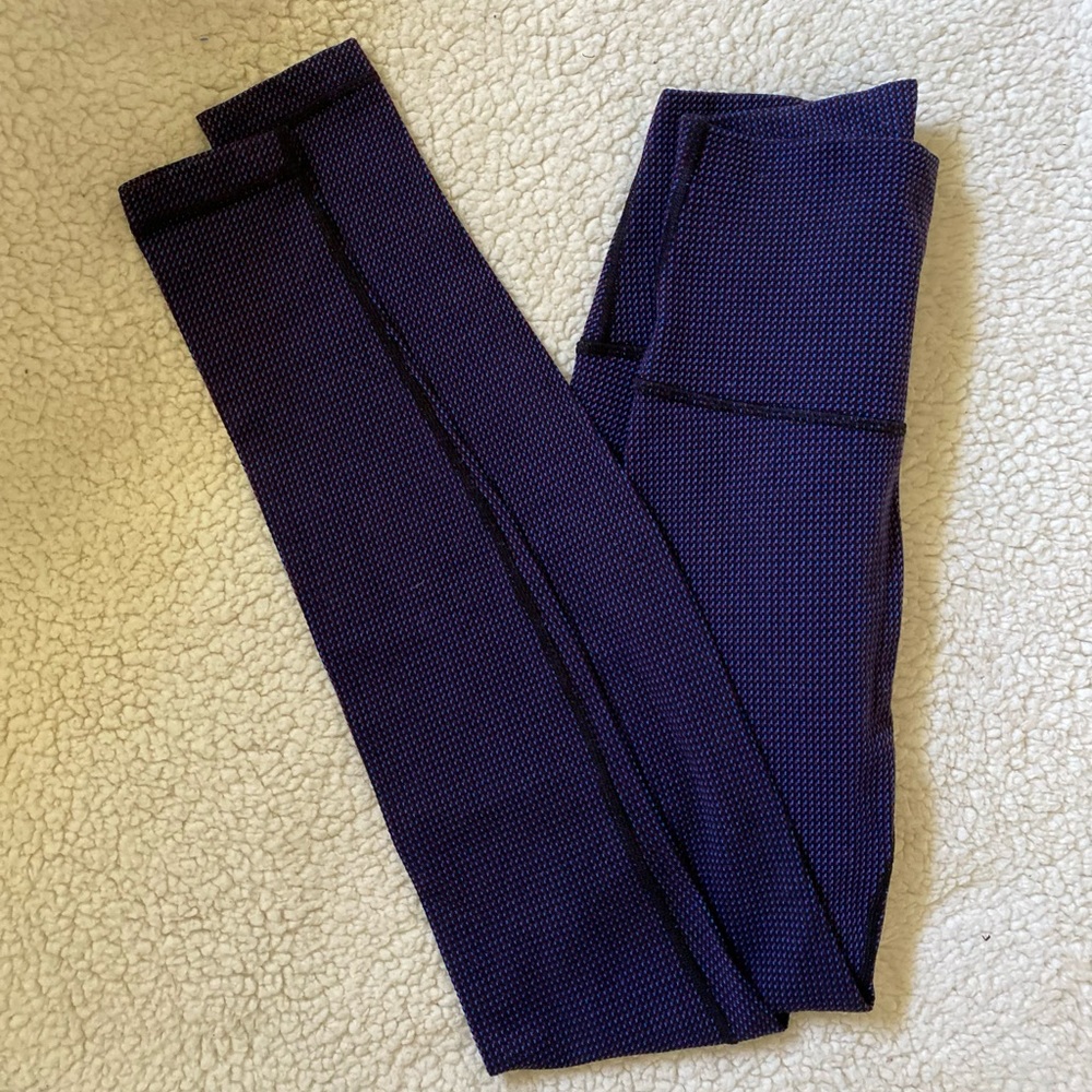 Like “NEW” Size 6 Lululemon patterned leggings!